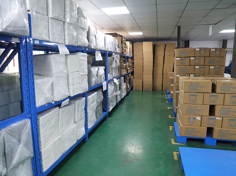 公司倉(cāng)庫(kù)